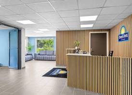Days Inn by Wyndham La Crosse 2