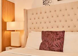 Modern Leeds City Apartment 5