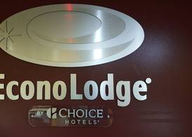 Econo Lodge 2