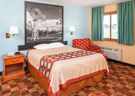 Super 8 by Wyndham Shipshewana 3