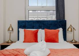 Bright Apartments near Hyd Park 3