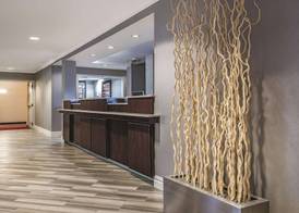 La Quinta Inn & Suites by Wyndham University Area Chapel Hill 2