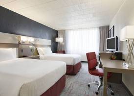 Ramada by Wyndham Beaver Falls 3