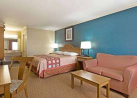 Super 8 by Wyndham Covington 5