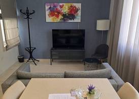D Townhouse Boutique Suites 5