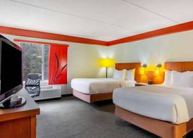La Quinta by Wyndham Raleigh Crabtree 5