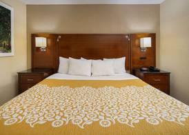 Days Inn by Wyndham Thomaston 5