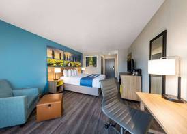 Days Inn by Wyndham Lathrop 4