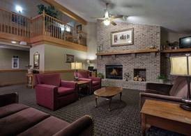 AmericInn by Wyndham Grundy Center 2