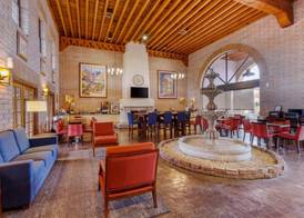 Comfort Suites Tucson near Sabino Canyon 2