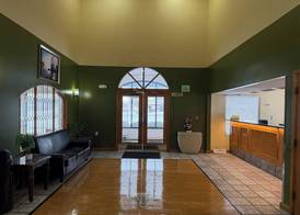 Lafayette Inn & Suites 2