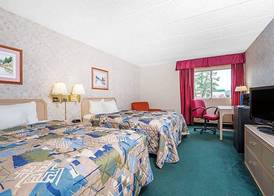 Blue Way Inn & Suites La Crosse 4