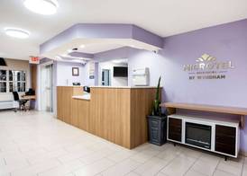 Microtel Inn & Suites by Wyndham Southern Pines Pinehurst 4