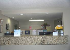 Super 8 by Wyndham Portage 2