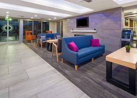 La Quinta by Wyndham Orange County Airport 2