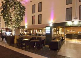 Premier Inn London Heathrow Airport T2 & T3 - Bath Road 4