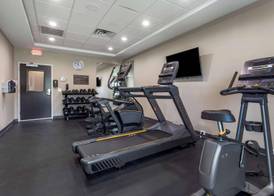 Redwood inn & Suites Crosby 5