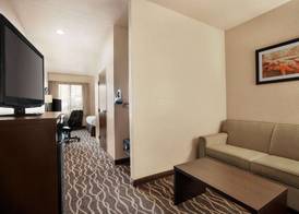 Baymont by Wyndham Clute Lake Jackson 2