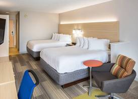 Holiday Inn Express CEDAR RAPIDS (COLLINS RD) by IHG 4