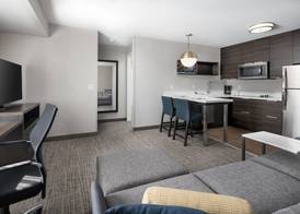 Residence Inn by Marriott Milwaukee North/Glendale 4