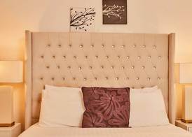 Modern Leeds City Apartment 4