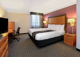 La Quinta Inn & Suites by Wyndham Tacoma - Seattle 4