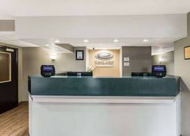 Econo Lodge Madison East 3