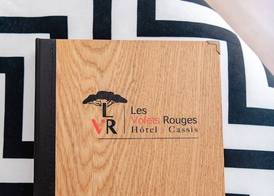 LES VOLETS ROUGES - Hôtel Cassis - Situé dans le Parc National des Calanques - Parking Gratuit 3