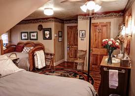 The Queen, A Victorian Bed & Breakfast 3