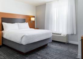 TownePlace Suites by Marriott Erie 4