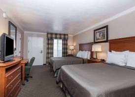 Travelodge by Wyndham Sylmar CA 3