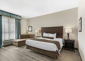 Best Western Plus Chain of Lakes Inn & Suites 5