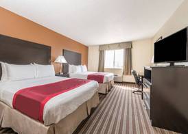 Days Inn & Suites by Wyndham Dallas 5