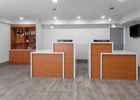La Quinta Inn by Wyndham Champaign 4