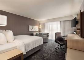 Courtyard by Marriott Topeka 4