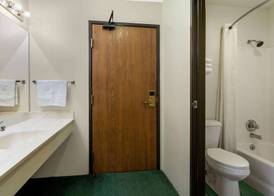Super 8 by Wyndham Reedsburg 3