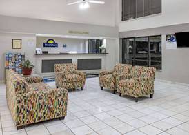 Days Inn by Wyndham Spartanburg Waccamaw 3