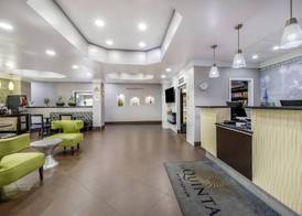 La Quinta Inn & Suites by Wyndham Louisville East 3