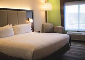 Holiday Inn Express & Suites COLUMBIA-I-26 @ HARBISON BLVD by IHG 5