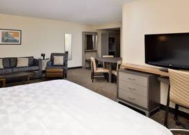 Holiday Inn & Suites OVERLAND PARK-CONV CTR by IHG 5