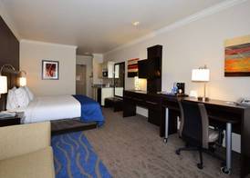 Holiday Inn Express & Suites SANTA CLARA by IHG 3