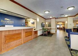 Galesburg Inn and Suites 3