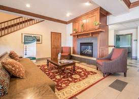 Quality Inn & Suites East Troy I-43 2