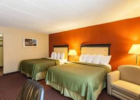 Quality Inn & Suites Lincoln South 4