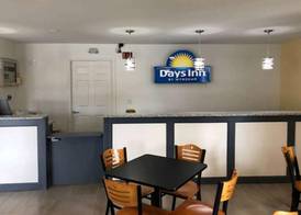 Days Inn by Wyndham Cape Carteret 2