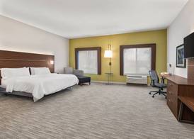 Holiday Inn Express & Suites SACRAMENTO AIRPORT NATOMAS by IHG 2