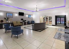 La Quinta by Wyndham Deer Park 5