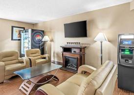 Super 8 by Wyndham Sturtevant Racine 5