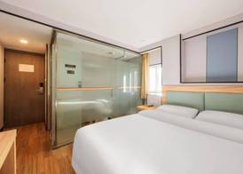 Super 8 Hotel (Liujiayao Metro Station) 4