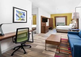 Holiday Inn Express & Suites CONROE I-45 NORTH by IHG 4